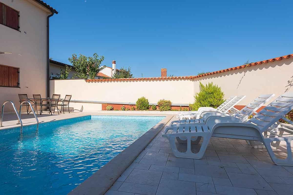House Melly With Swimming Pool Βίλα Rovinjsko Selo Εξωτερικό φωτογραφία