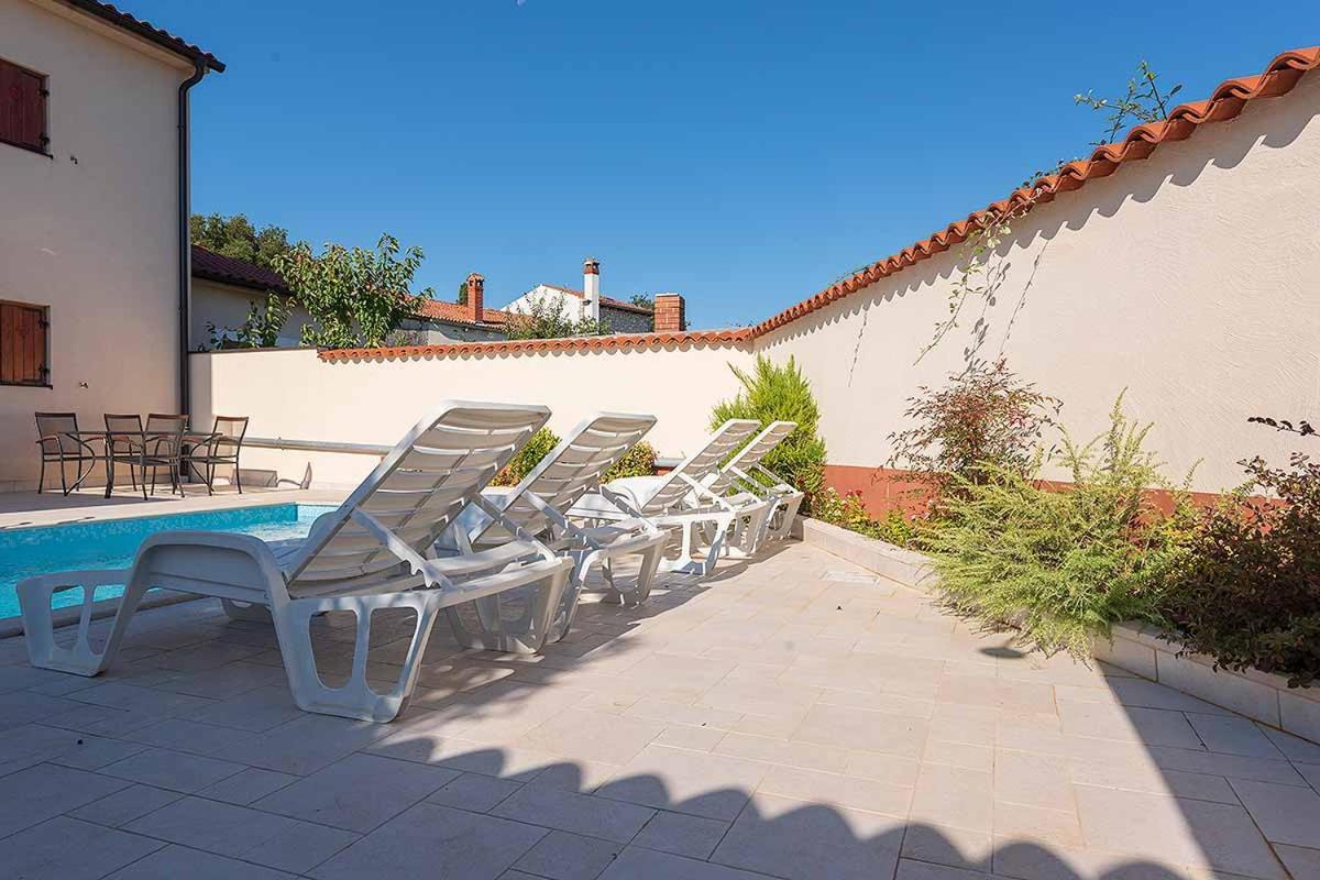 House Melly With Swimming Pool Βίλα Rovinjsko Selo Εξωτερικό φωτογραφία
