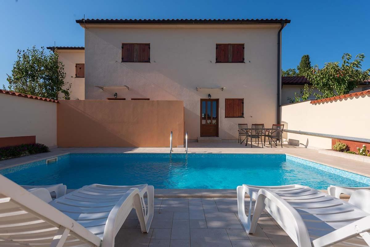 House Melly With Swimming Pool Βίλα Rovinjsko Selo Εξωτερικό φωτογραφία