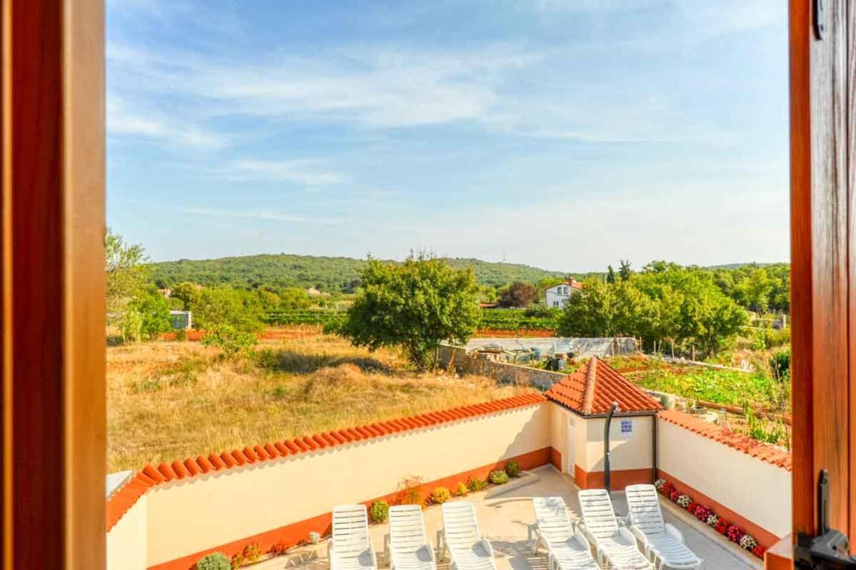 House Melly With Swimming Pool Βίλα Rovinjsko Selo Εξωτερικό φωτογραφία