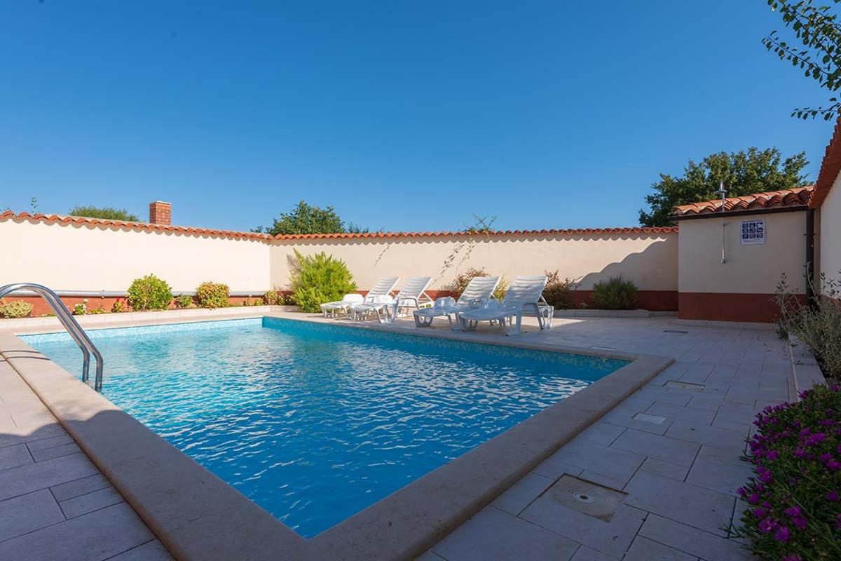 House Melly With Swimming Pool Βίλα Rovinjsko Selo Εξωτερικό φωτογραφία